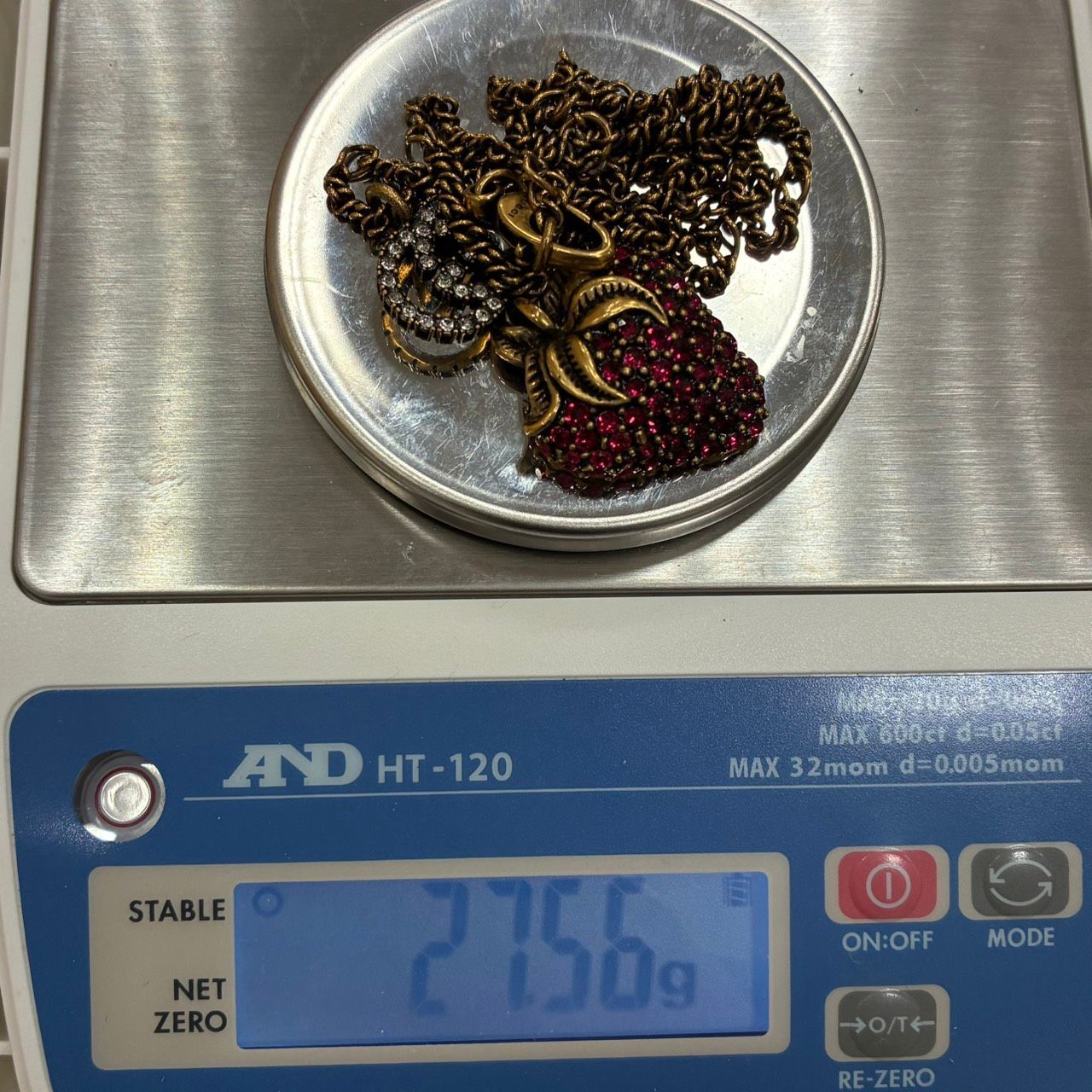 GUCCI グッチ ストロベリー ダブルG ラインストーン 60cm GP 