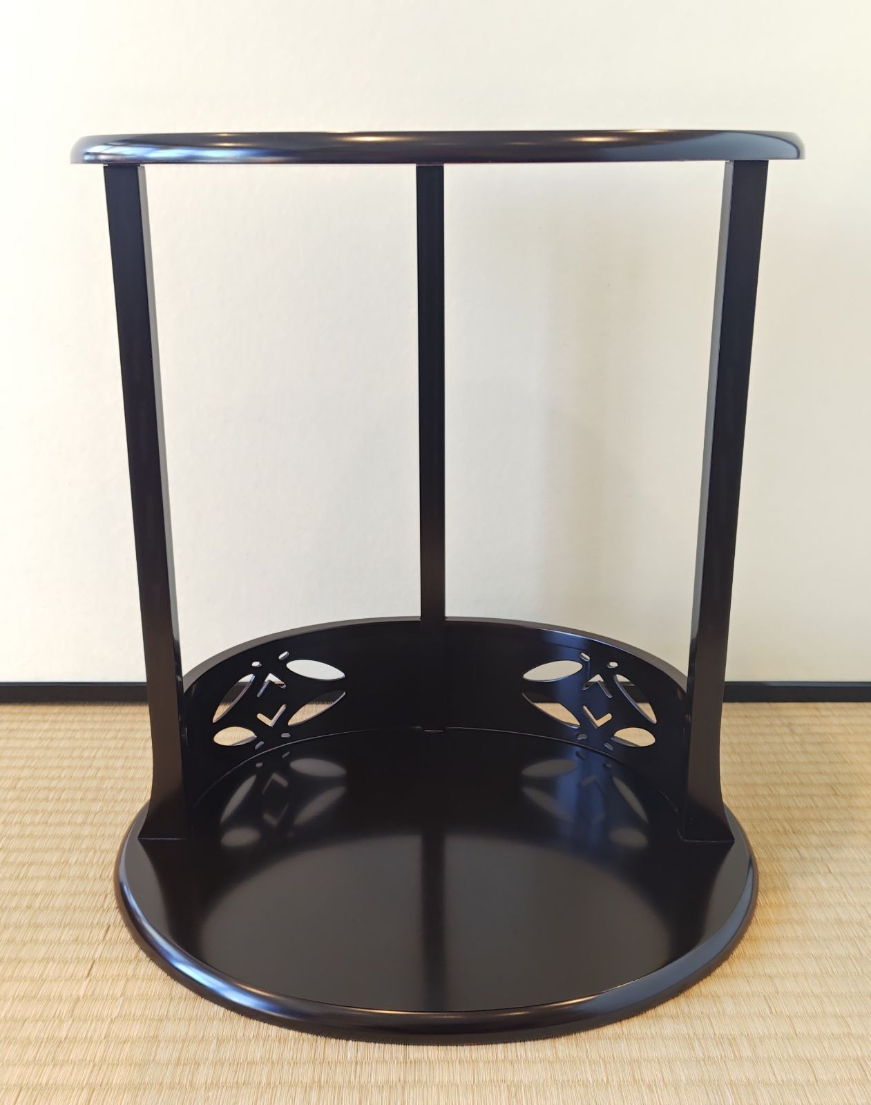 逢絢亭 品 茶道具 棚物 四季棚 宗偏流 宗偏流好 向蝶の透かし 組立ったままの棚物 木製 紙箱入り