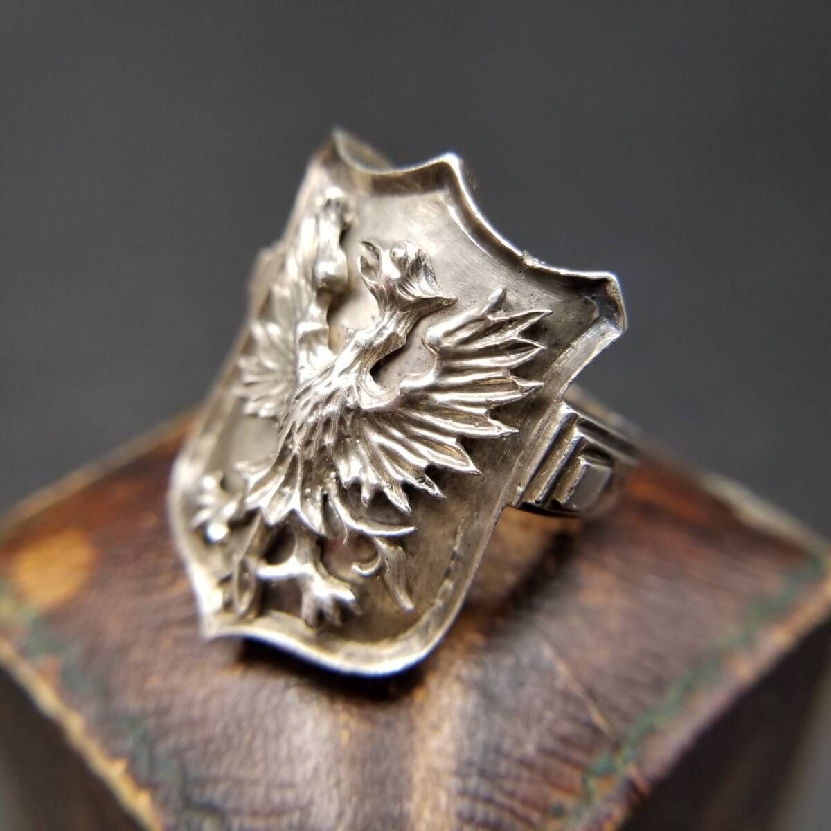 ADHC 羽を広げる鳳凰 925 シルバー ヴィンテージ シールド リング 銀 指輪 重厚感 盾 メンズ モチーフジュエリー Y 25-Q