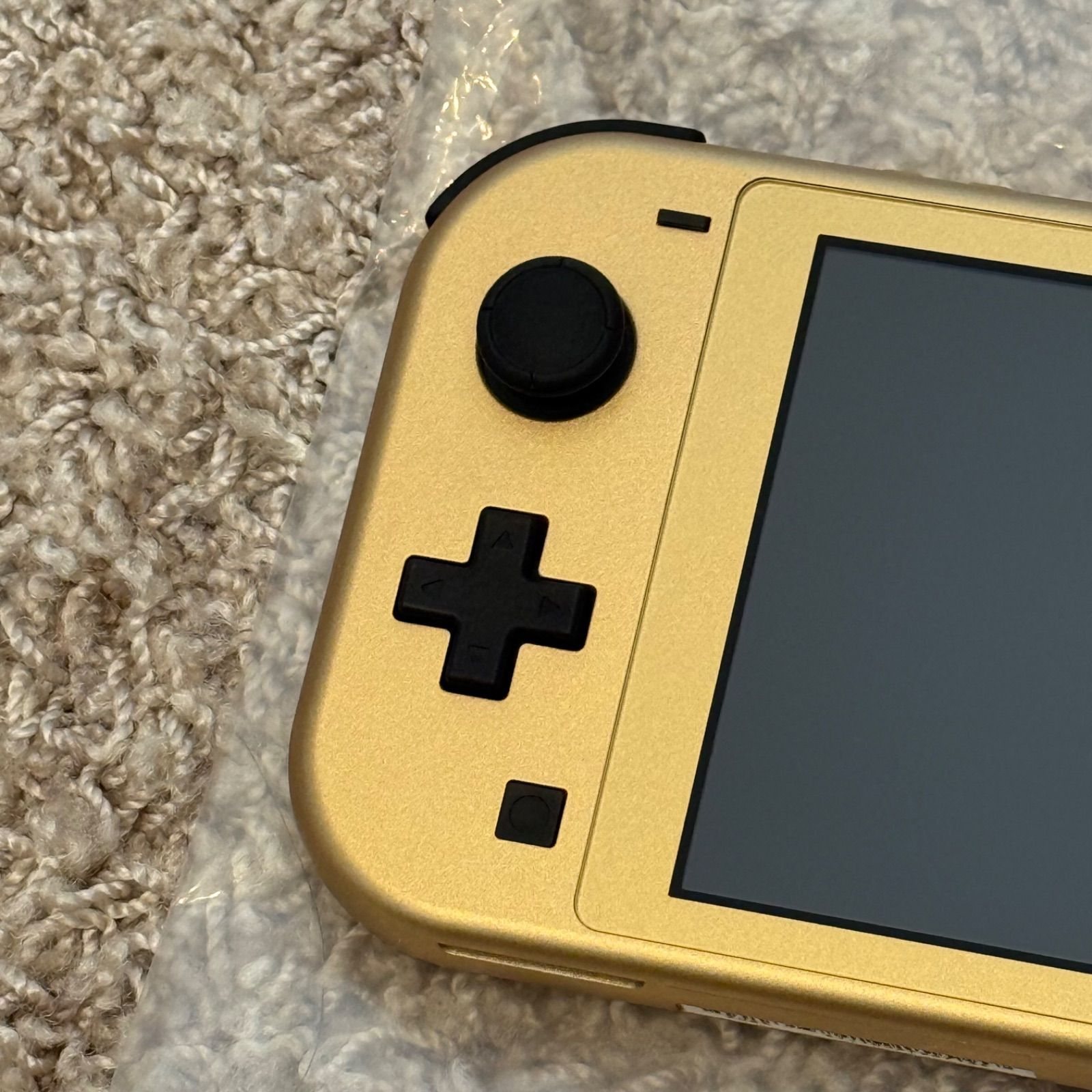 1-024【ほぼ未使用】Switch LITE ハイラルエディション 箱付き 完品