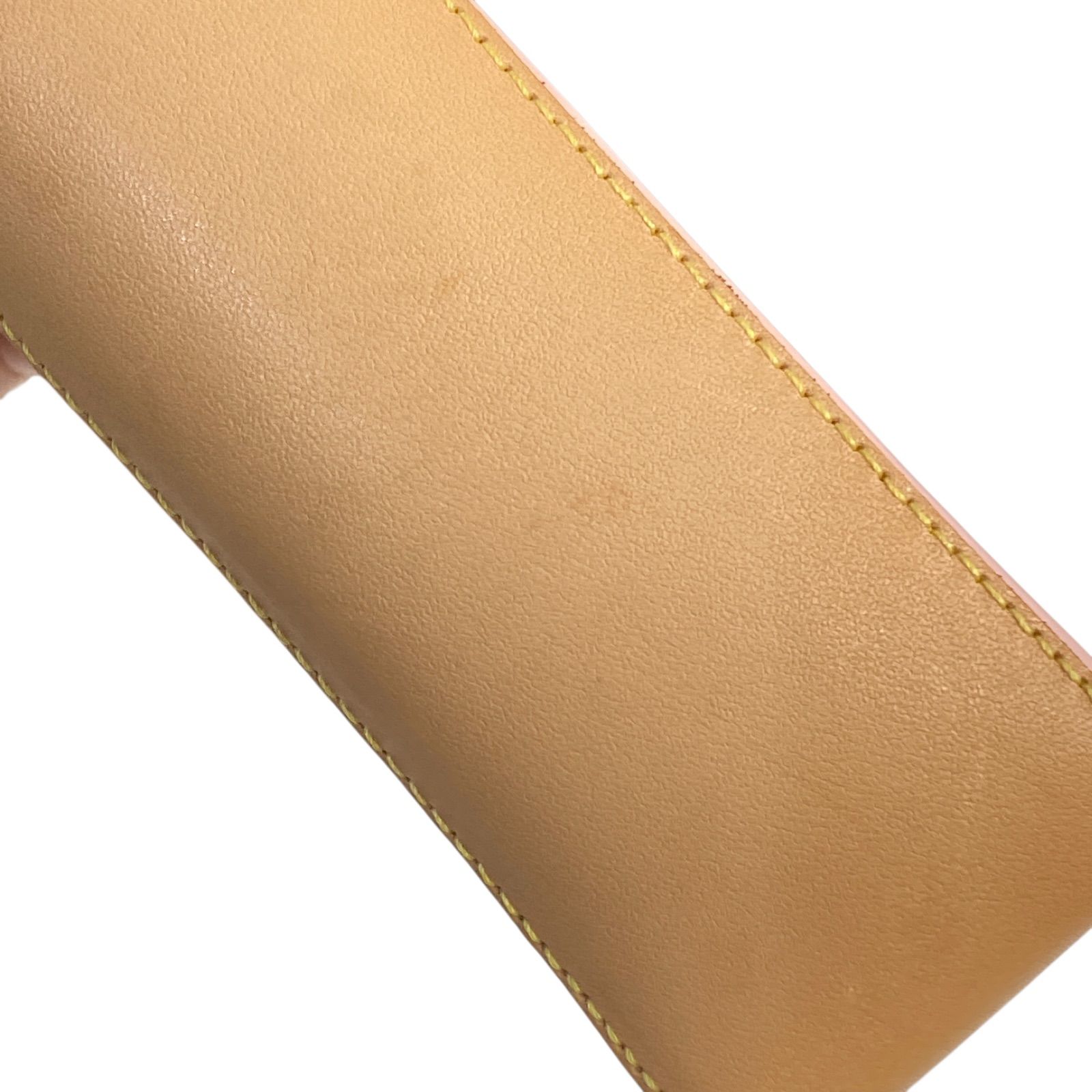 フラワーのチャーム付 ホワイト