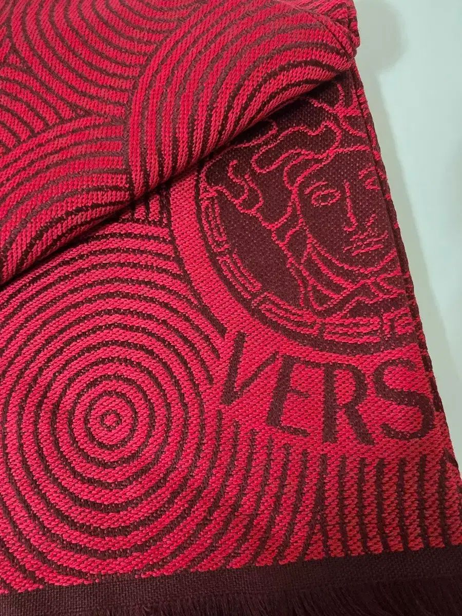 ヴェルサーチェ イタリア ウール マフラー 店版 100万円台