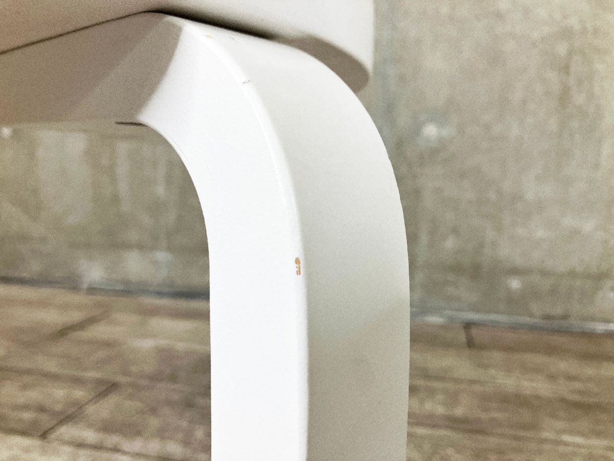  artek アルテック スツール60 アルヴァ アールト 北欧 フィンランド 4本足 ホワイトラッカー 文房具消耗品 オフィス家具 事務 店舗用品