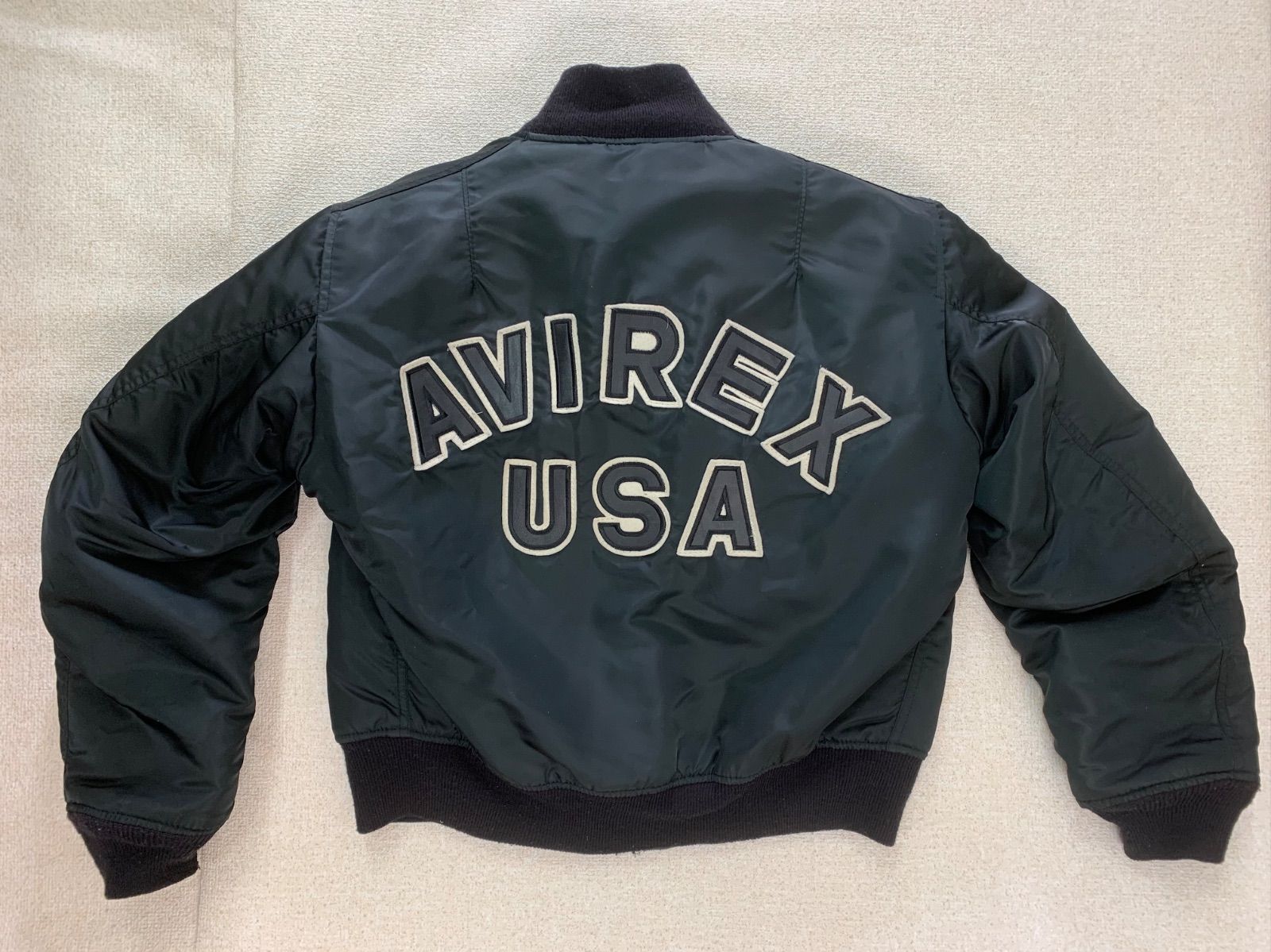 AVIREXアーチロゴ Mサイズ フライトジャケット MA-1 USA AVIREXアーチロゴ Mサイズ フライトジャケット MA-1 USA AVIREX AVIREX