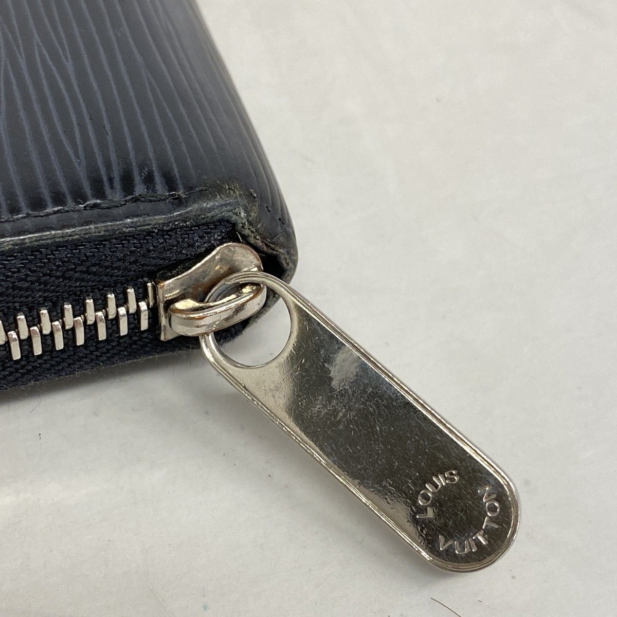 6ab0542-k】ルイヴィトン 長財布 エピ ジッピーウォレット M60072