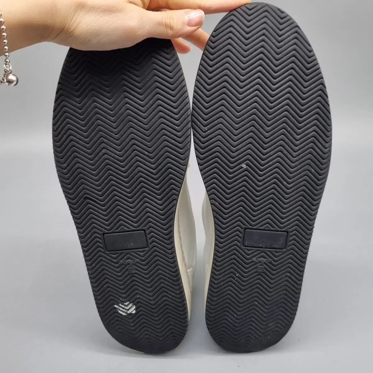 ロー スニーカー