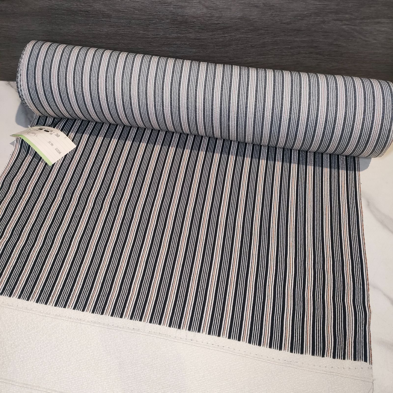 33 ♥ すこやかガード済 縞模様 紺 丹波 小紋 反物 正絹 シルク 和モダン 着物 和装 成人式 お正月 年始 アンティーク ヴィンテージ 浴衣 訪問着 振袖 JAPAN 礼服 冠婚葬祭 お仕立て 着尺 羽尺 リメイク 古布