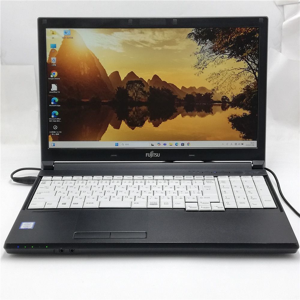 初心者向 高速SSD搭載 ノートパソコン 富士通 A 577|T 第7世代 Core i 5 8 GB DVD-ROM テンキー付 Windows 11 Office済 即使用可