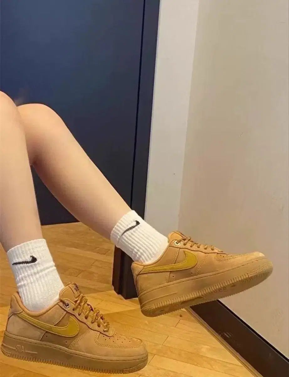 ナイキ エアフォース1 07 WB ブラウン 265