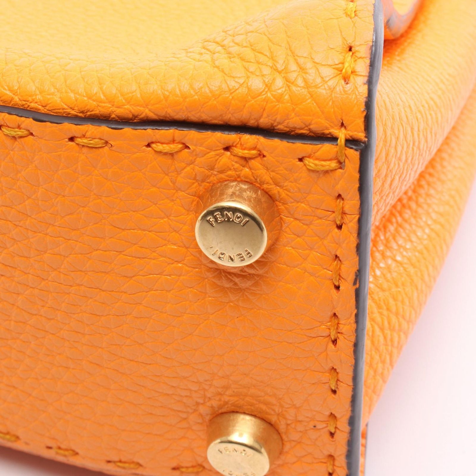 フェンディ FENDI ハンドバッグ ピーカブー エッセンシャリー セレリア