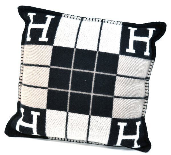 ♥ HERMES エルメス アヴァロンIII PM エクリュ ノワール クッション