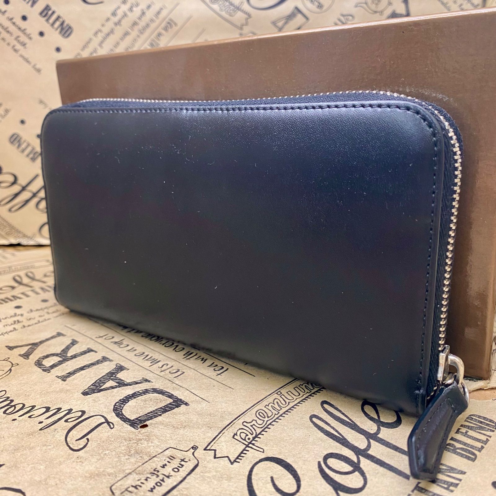 フェンディ 長財布 ズッカ ラウンド 革 黒カード 札入れ FZ 506