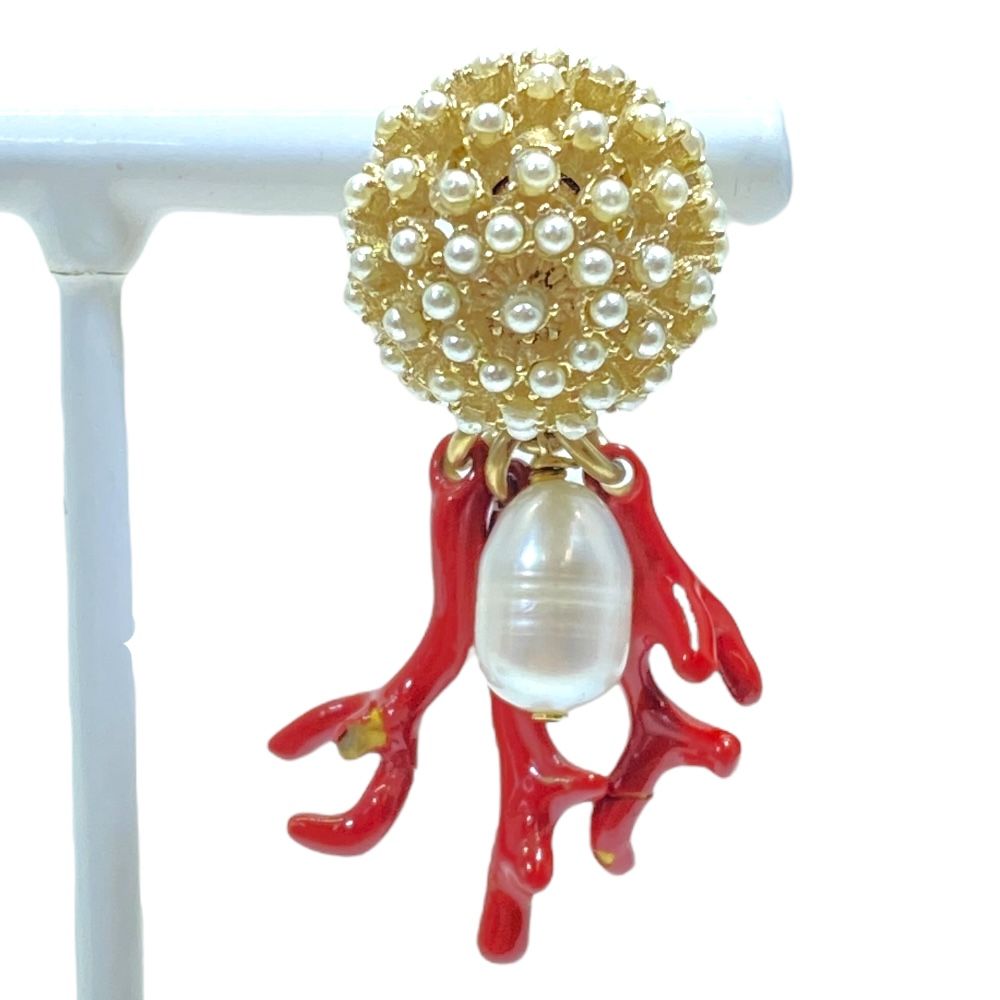 ディオール ピアス アクセサリー ジュエリー レッドコーラル フェイクパール メタル ストーン ゴールド Christian Dior 片耳のみ 洗練 上品 感 存在感 モード