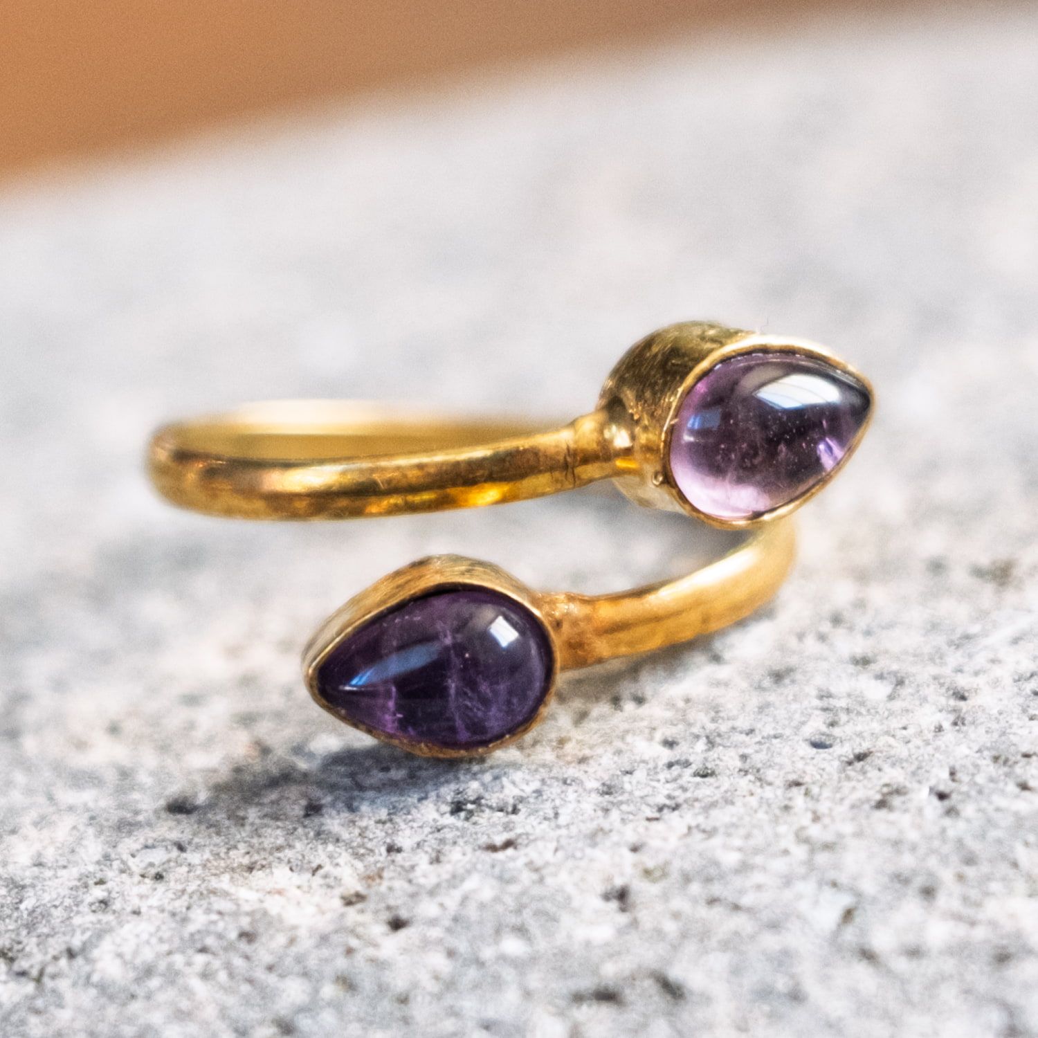 嬉しいフリーサイズ】天然石のシンプルリング-雫 / インド アクセ