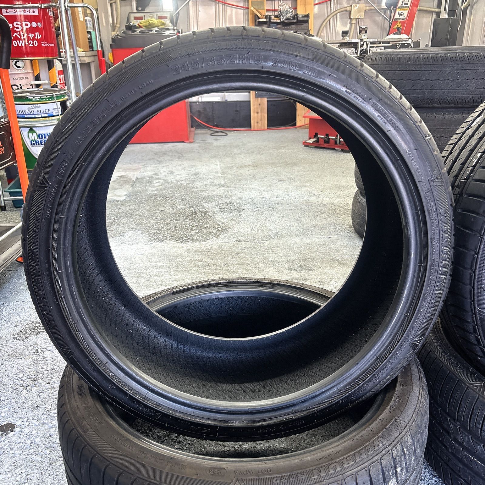 winrun R 330 245|35 19 235|35 タイヤセット