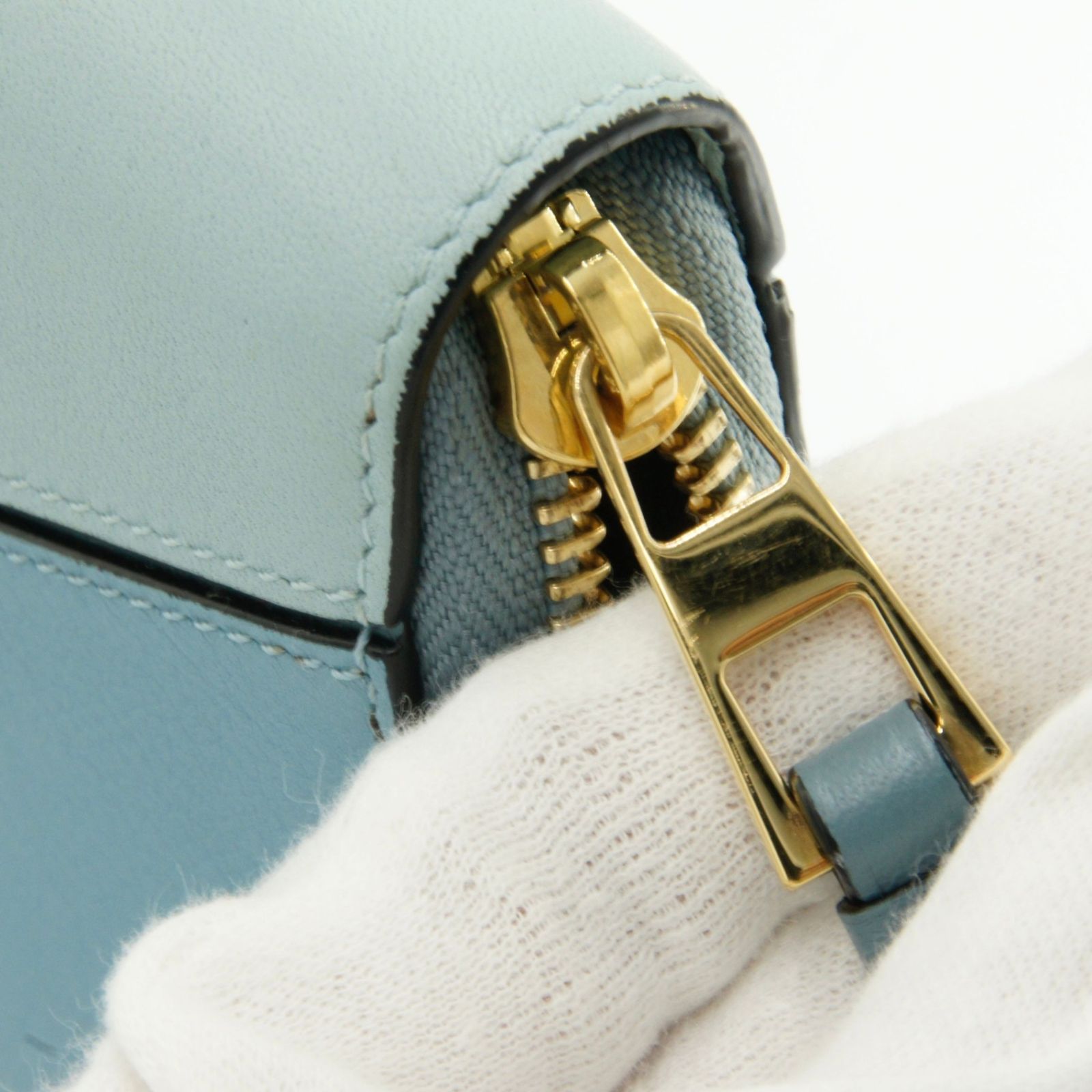 ラウンドファスナー長財布 261710