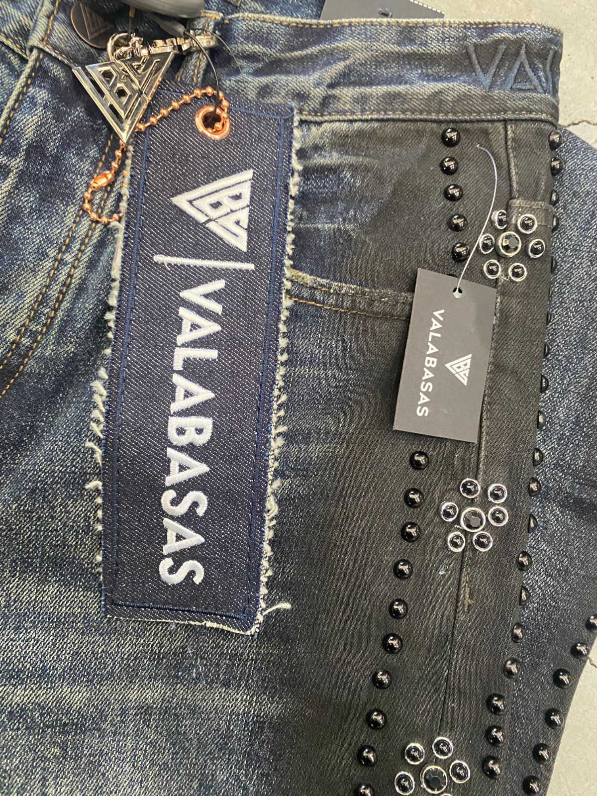 新品] VALABASAS /バラバサス 