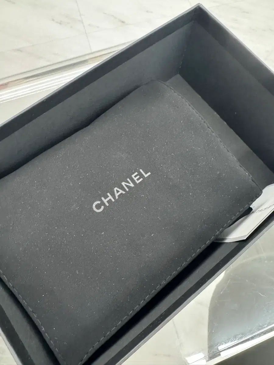 シャネル19 ナインティン フラップ 二つ折り財布 ㅡ ^^