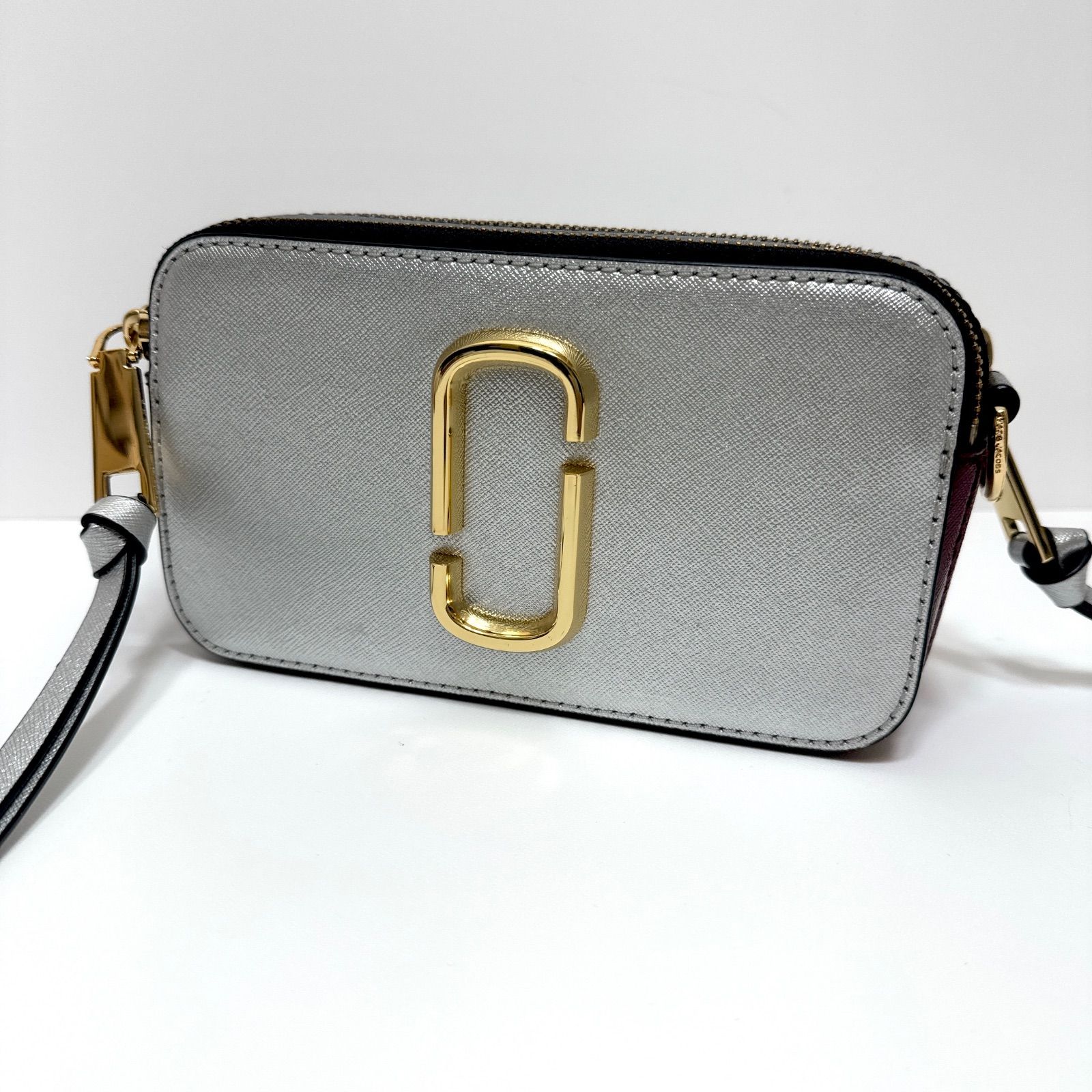 極美品 THE MARC JACOBS マークジェイコブス 斜め掛けバッグ シルバー