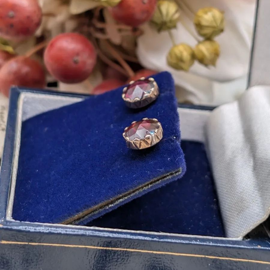 アンティーク　ペルピニャンガーネット　クローバーピアス ペルピニャンガーネット - アンティーク照明＆ジュエリー La voix douce
