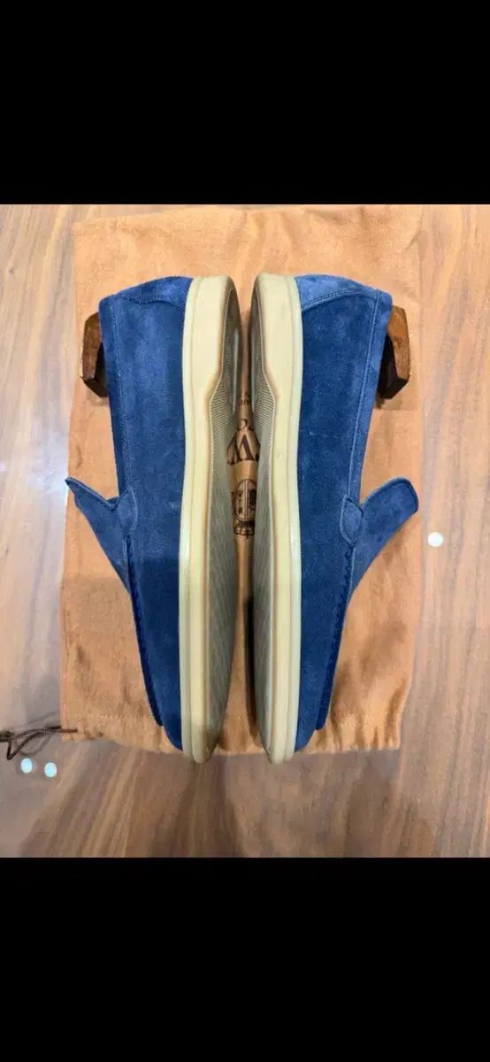 Berwick スウェード ローファー ネイビー メンズ 靴