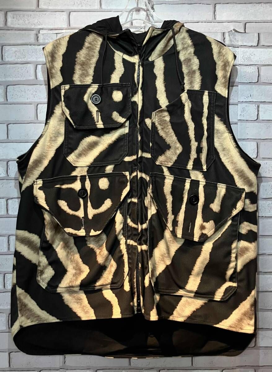 DAY ONE CAMOUFLAGE デイワンカモフラージュ ベスト アニマル柄 Lサイズ