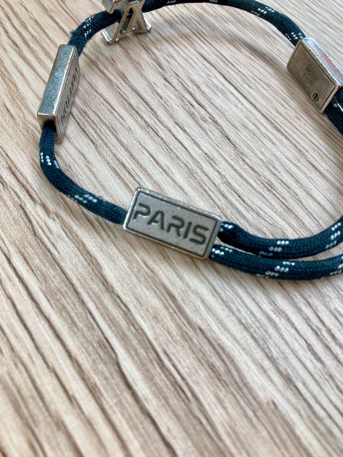 ルイヴィトン　ブレスレット　バングル　MP2231 LOUIS VUITTON ルイヴィトン LVサテライト バングル ブレスレット