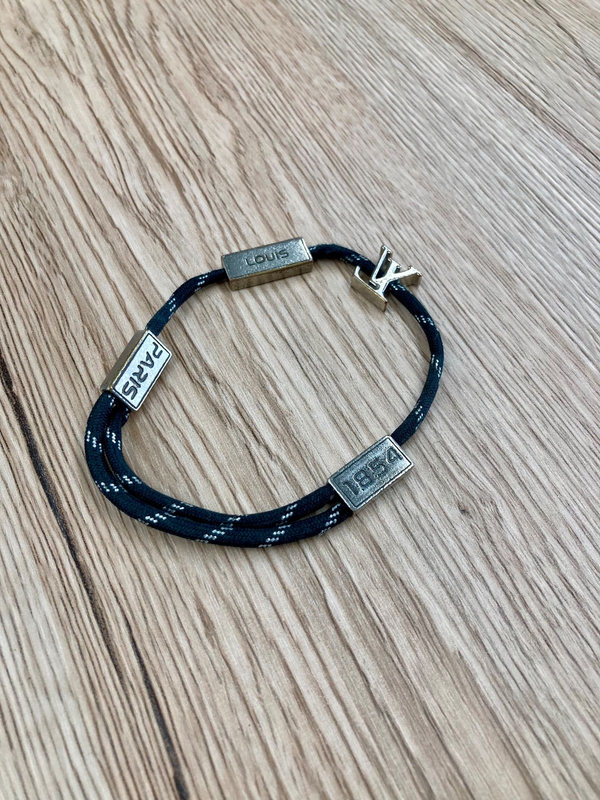 LOUIS VUITTON ルイヴィトン LVサテライト バングル ブレスレット