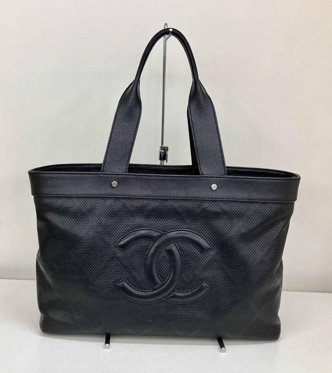 CHANEL シャネル キャビアスキン パンチングトート バッグ 黒 ハンドル根本折れ トートバック