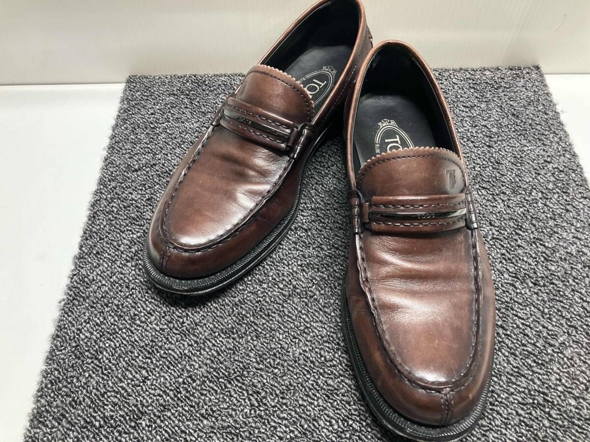 TOD S トッズ ローファー レザーシューズ | サイズ5.5 約24 cm相当 ロゴ入りプレート ダークブラウン