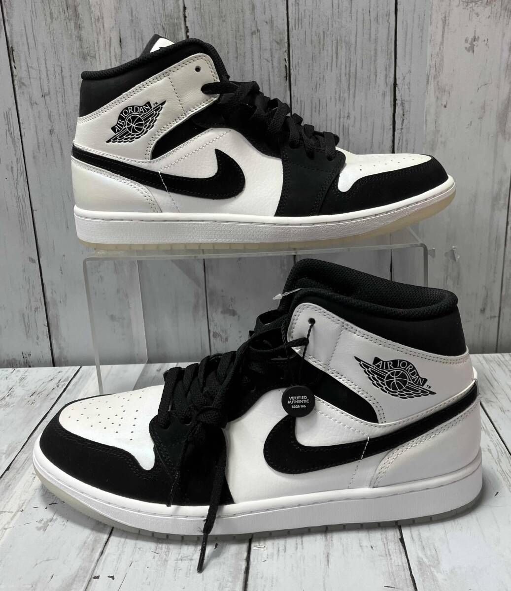 Mid Omega|Black|White