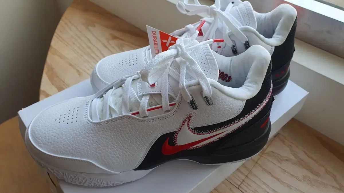 レブロン NXXT GEN ネックジェン AMPD