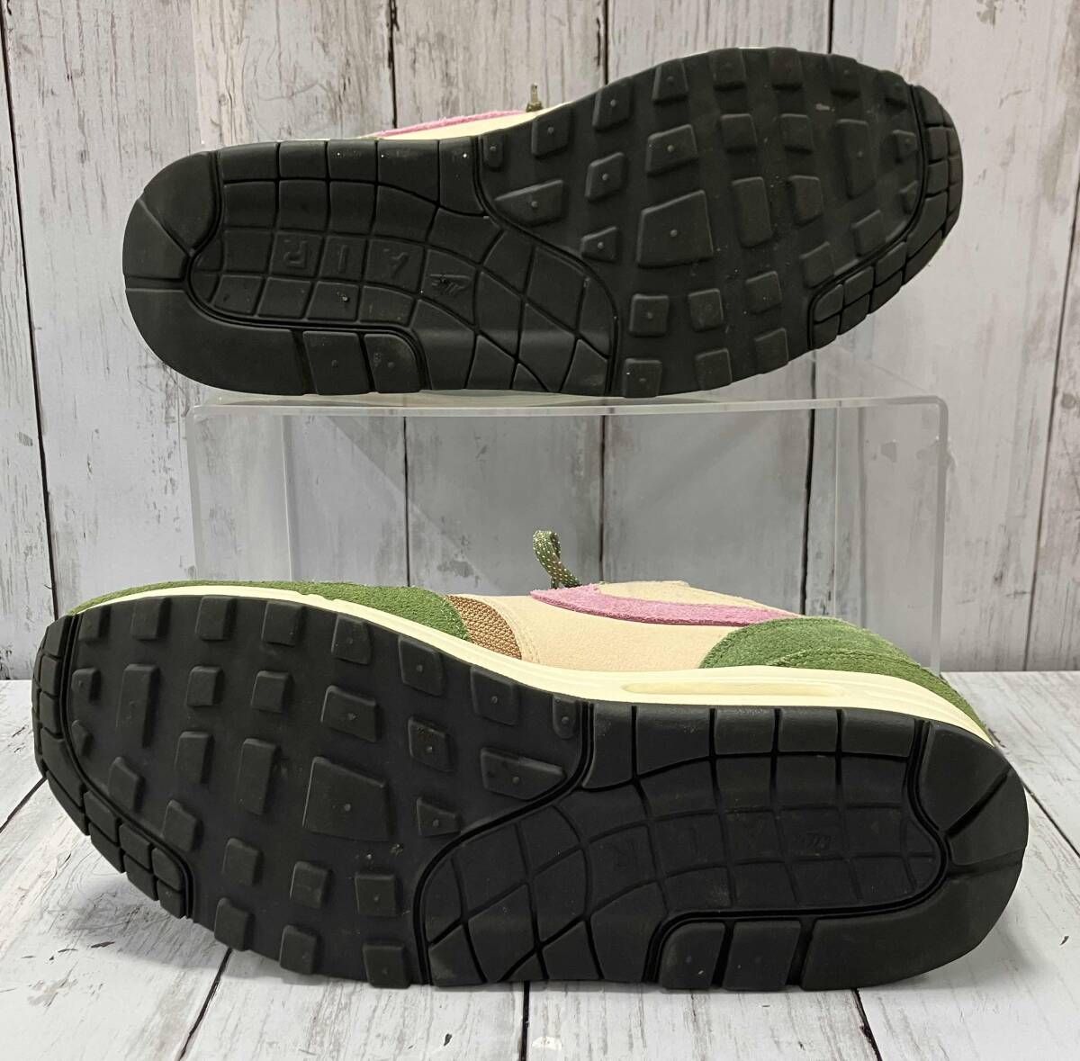 NIKE スニーカー