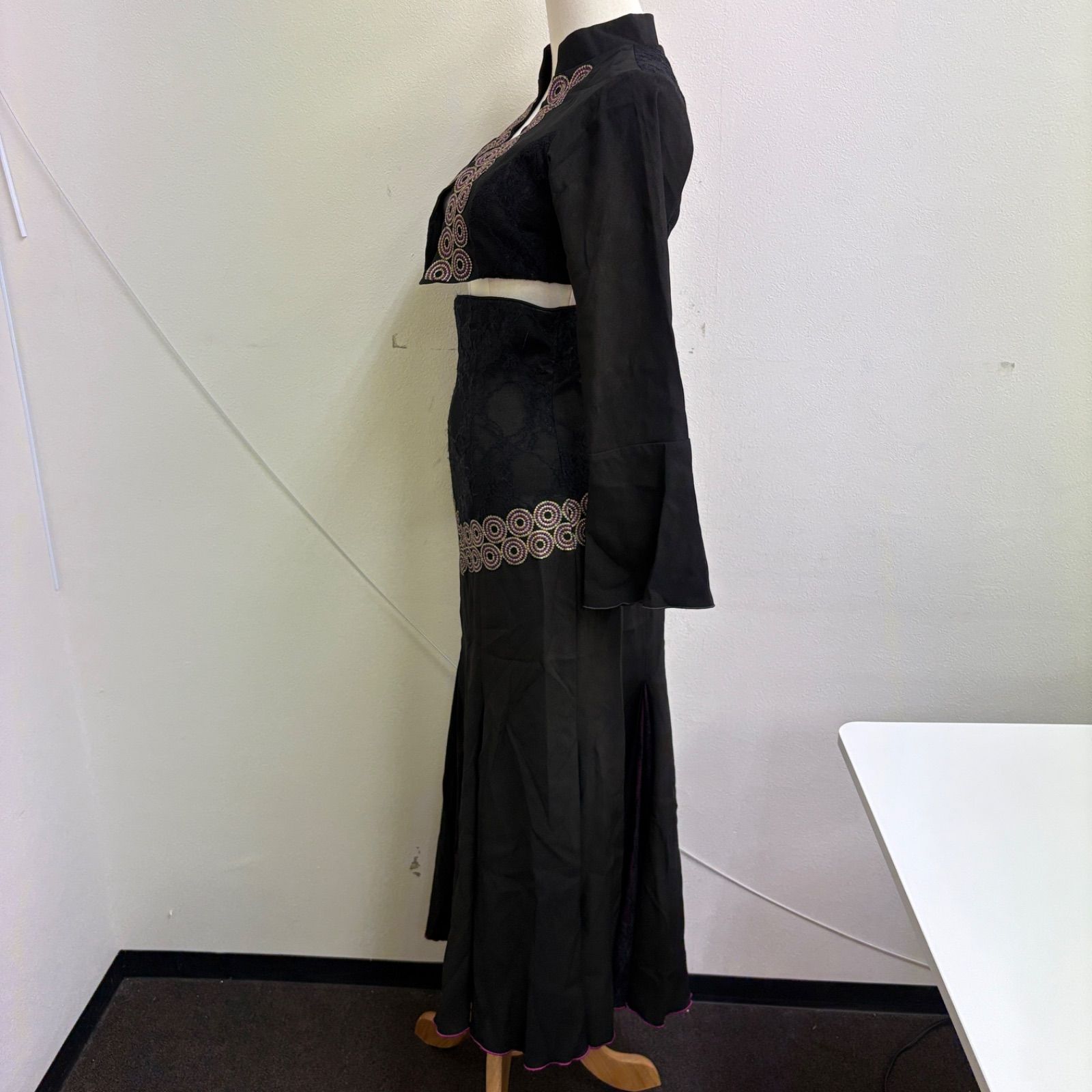 ソニアジョーンズ フラメンコ衣装 ツーピース ファルダ 刺繍 レース ブラック 黒 紫 ハイウエスト