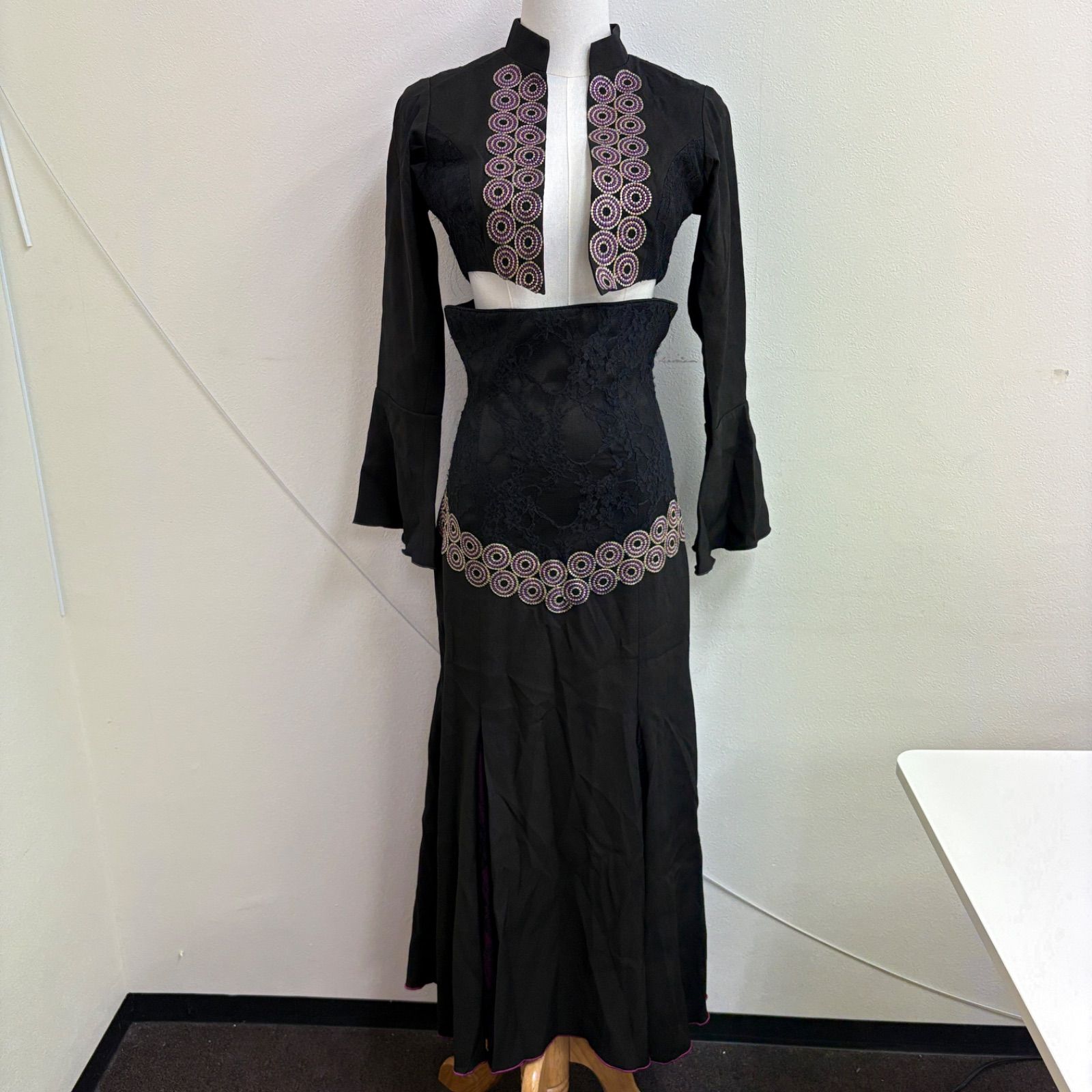 ソニアジョーンズ フラメンコ衣装 ツーピース ファルダ 刺繍 レース ブラック 黒 紫 ハイウエスト