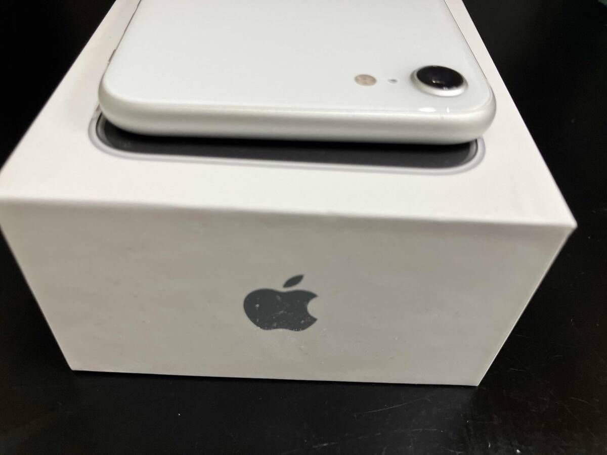 MXD12J/A iPhone SE(第2世代) 128GB ホワイト SoftBank - メルカリ