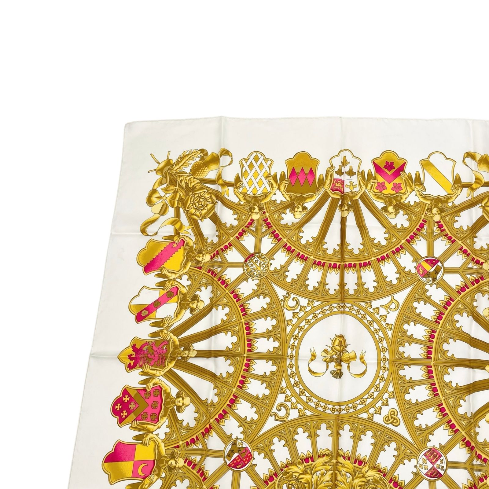 HERMES エルメス スカーフ カレ90 BRITISH HERALDRY 英国紋章 シルク ホワイト × ゴールド