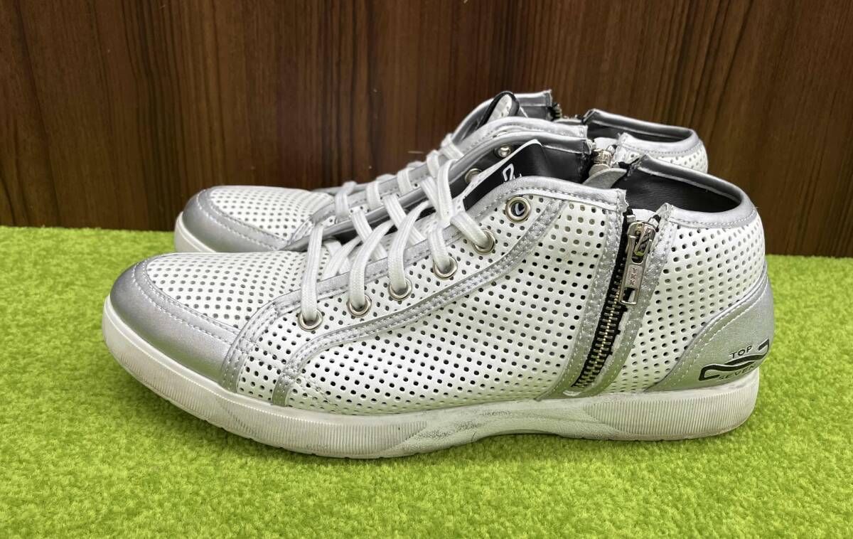 ホワイト系×シルバー系