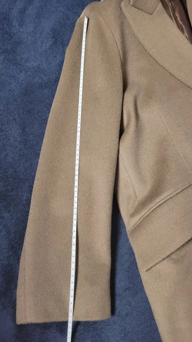 ダーク ベージュ