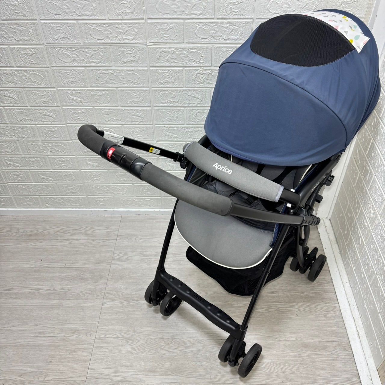 即決 美品 Aprica アップリカ カルーンエアー 手洗い済み 即決 Aprica アップリカ カルーンエアー ネイビー 手洗い済み