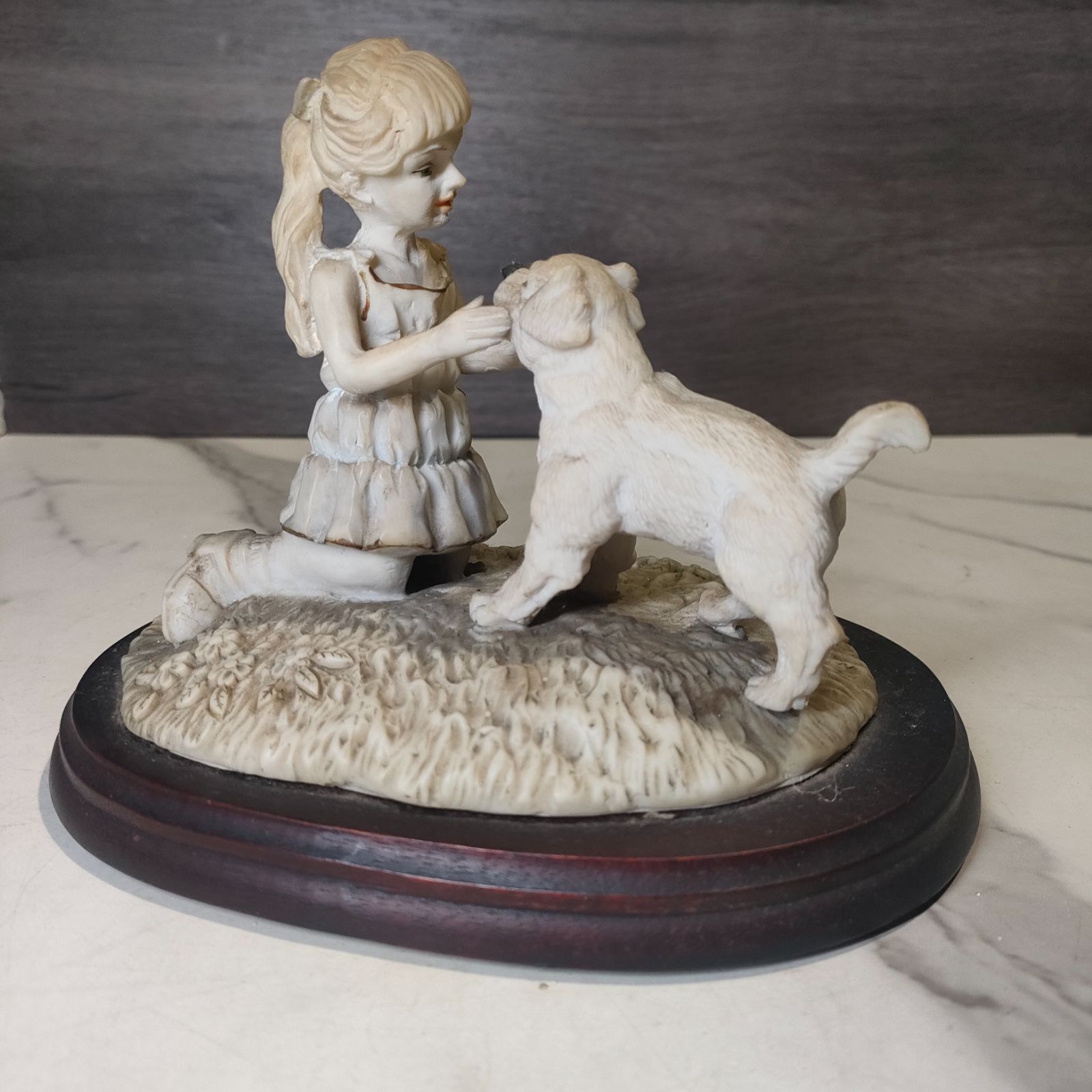 ⑮【アンティーク】少女と犬の彫刻 置物 インテリア 西洋 Vintage