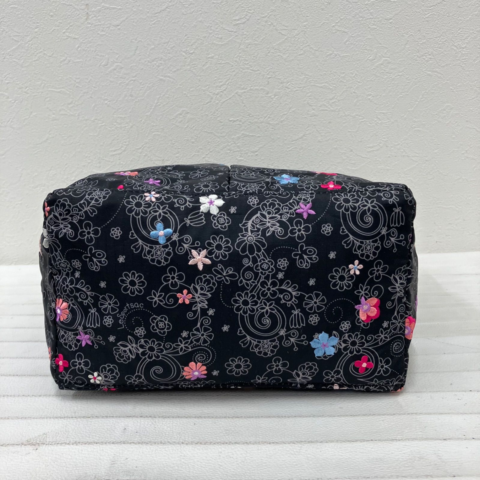 特価レア【美品】レスポートサック　ハワイ限定　リュック　ルプティブーケ　花柄刺繍 8082 良品 LeSportsac レスポートサック ハワイ限定 Hawaii限定