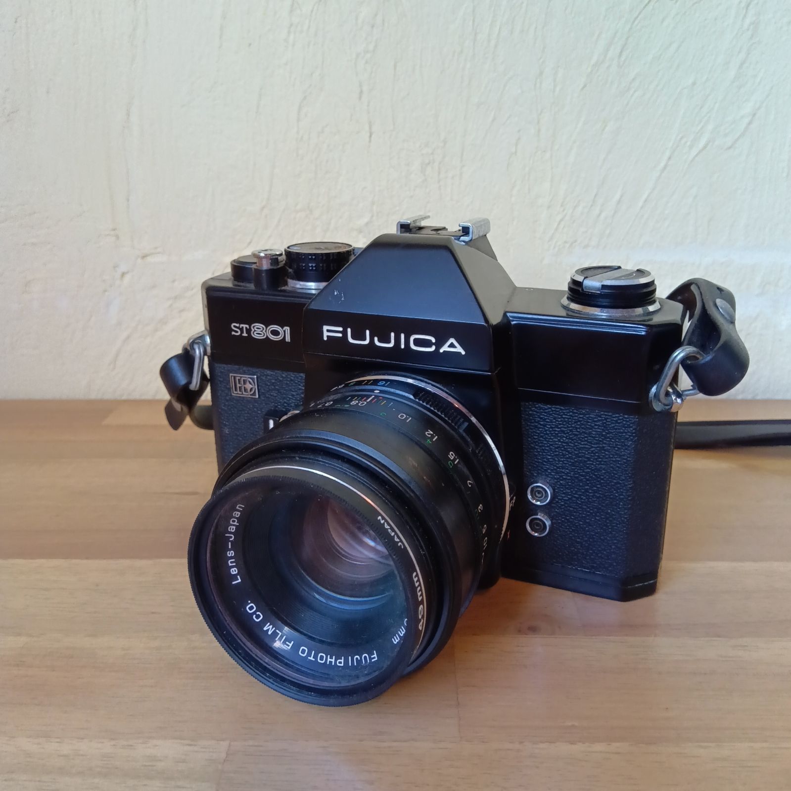 人気品】 FUJICA ST801 レンズ付き ケース付き ジャンク品 人気品