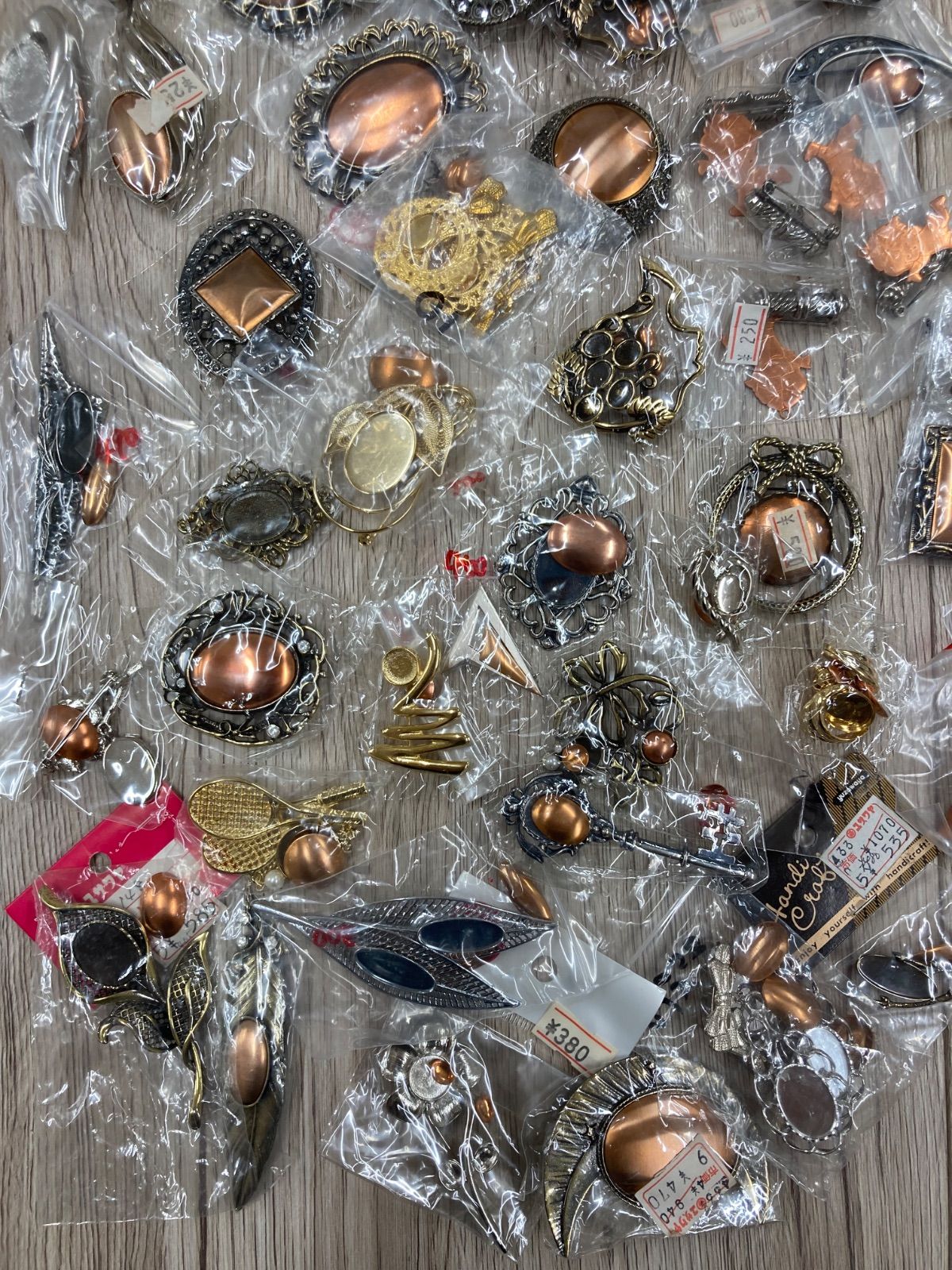 アクセサリーパーツ