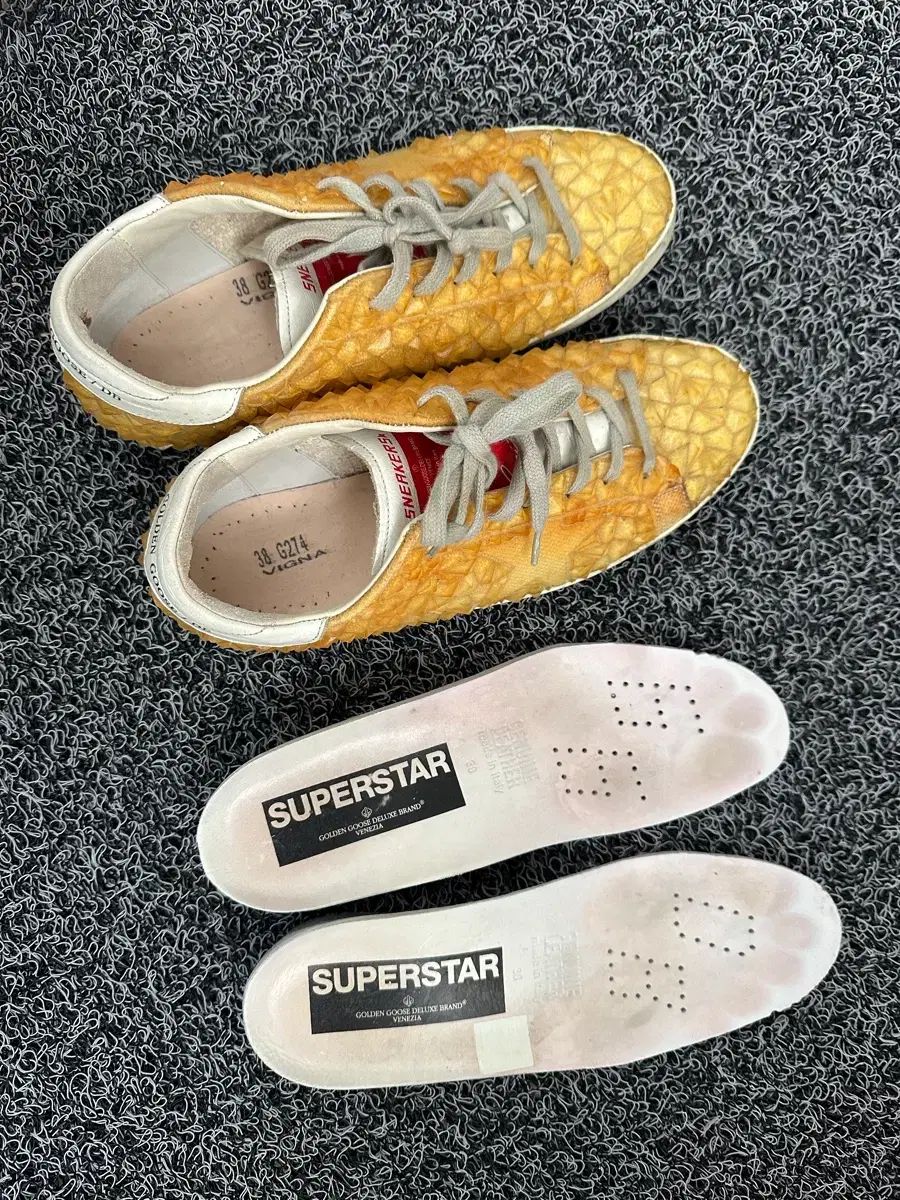 GOLDEN GOOSE ゴールデングース SuperStar イエロー スニーカー 250