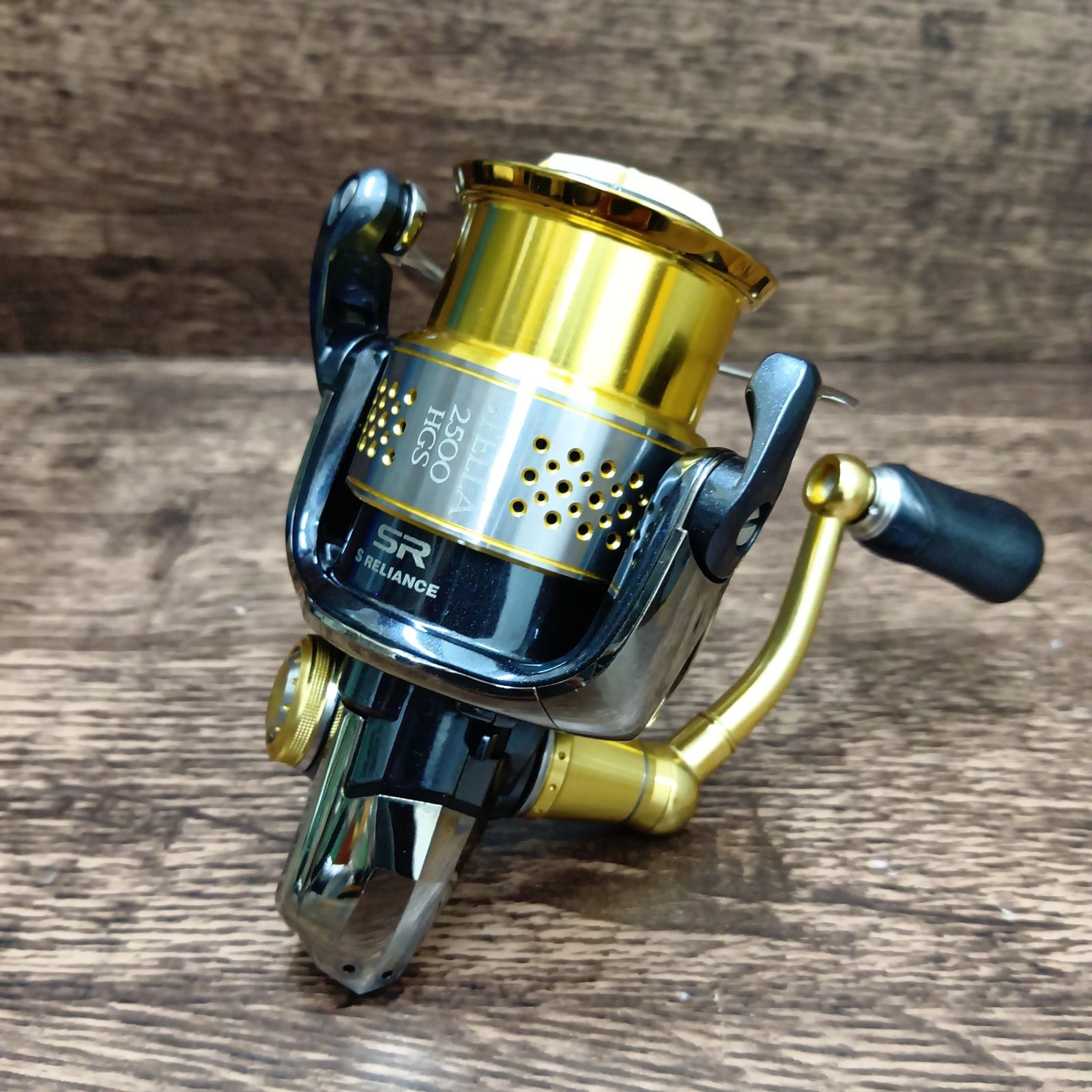 シマノ　10ステラ　2500HGS(中古) シマノ(SHIMANO) 10 ステラ 2500HGS スピニングリール - メルカリ