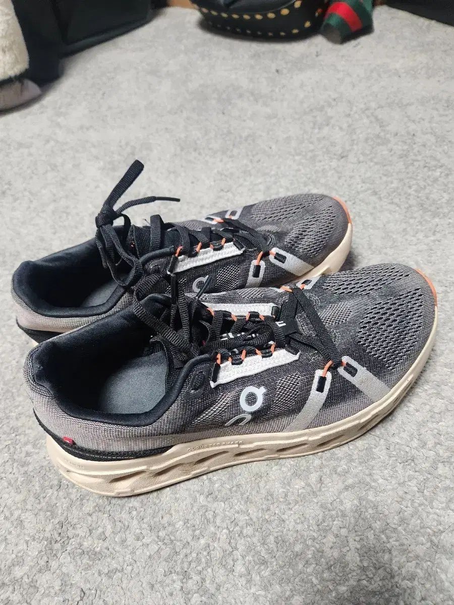 オンラウ LAWOO クラウドテック ランニングシューズ ブラック グレー スニーカー UK 9