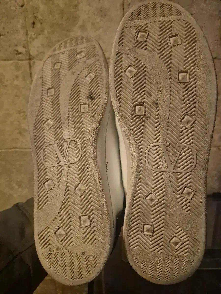 ヴァレンティノ スニーカー