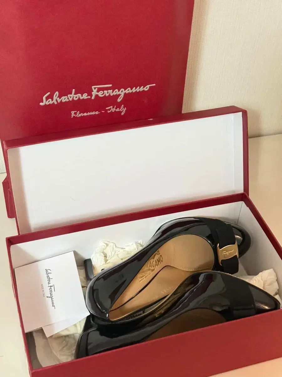 フェラガモ 靴 9 cm ブラック 225