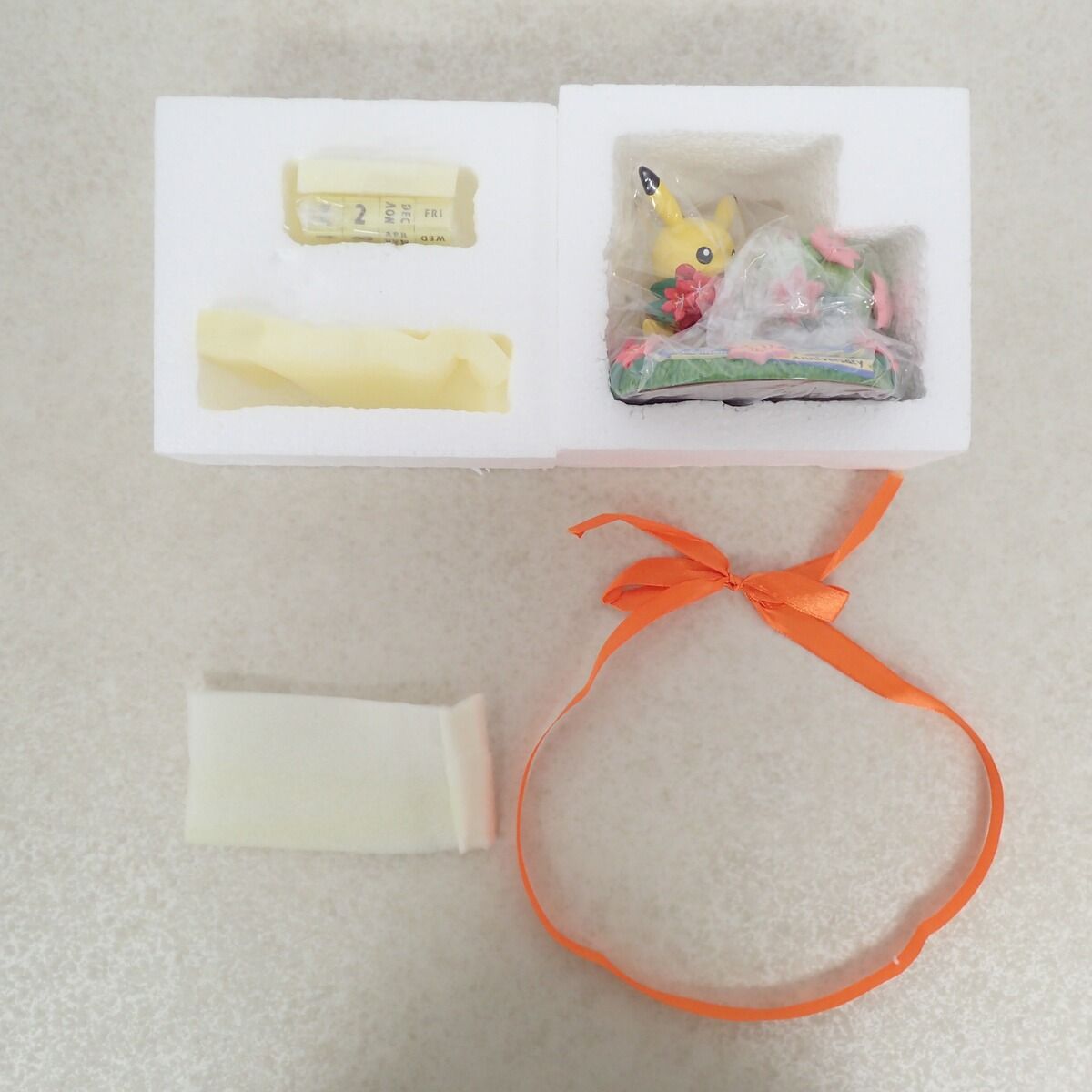 未使用 ポケモンセンター ピカチュウ シェイミ 万年カレンダー 20周年